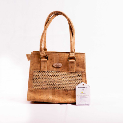 Nandriana - Handmade raffia handbag and cork