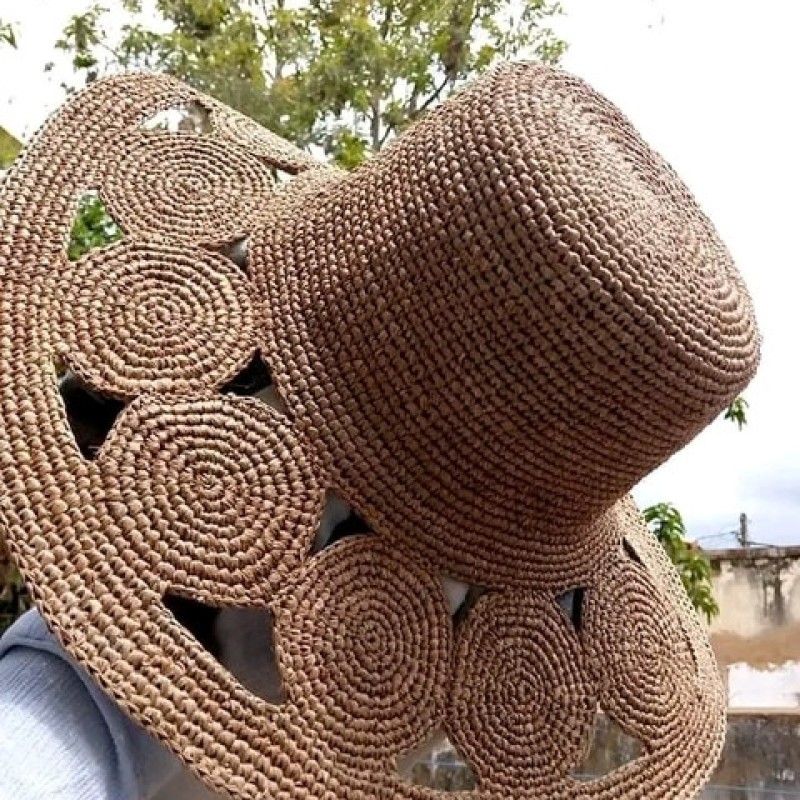 Chapeau de plage en Raphia crocheté