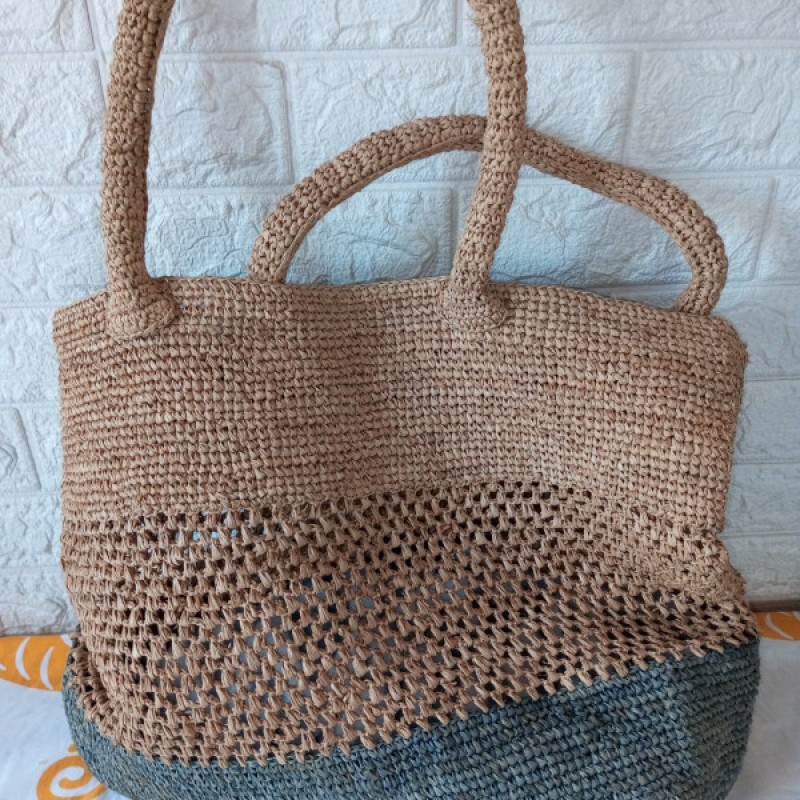 Large two-tone raffia bag