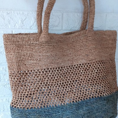 Large two-tone raffia bag