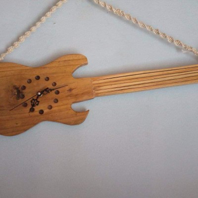 guitar shaped clock