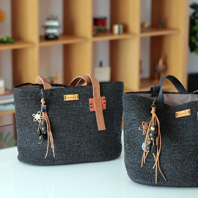 Black Dyed Raffia Tote Bag with Comfortable Leather Handles and Cotton Lining - Elegance and Practicality