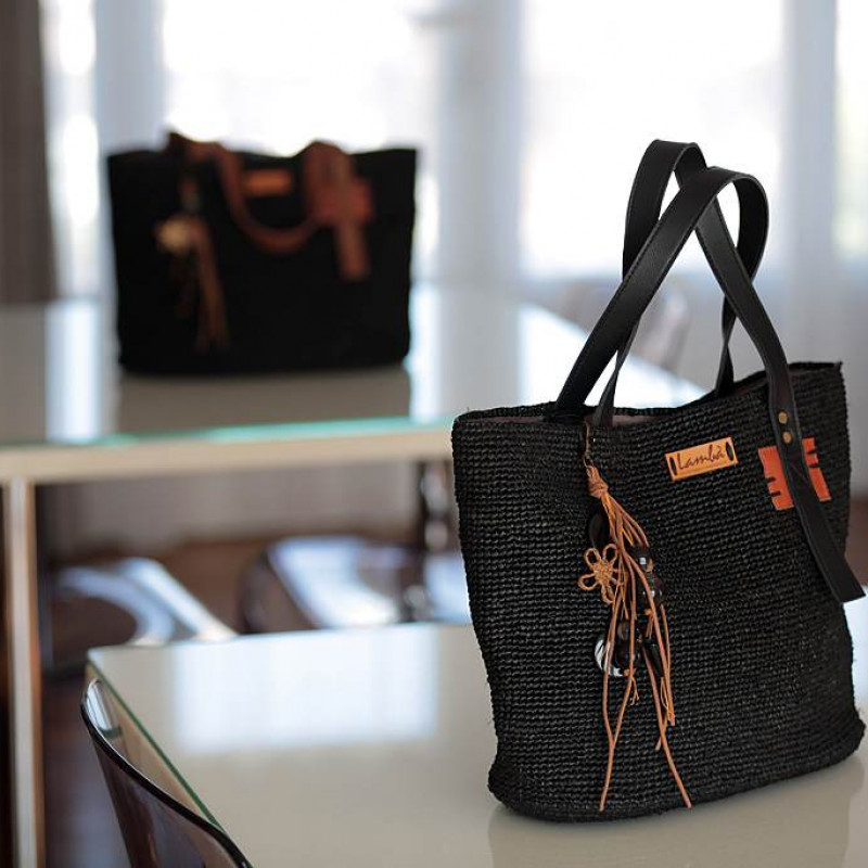 Black Dyed Raffia Tote Bag with Comfortable Leather Handles and Cotton Lining - Elegance and Practicality