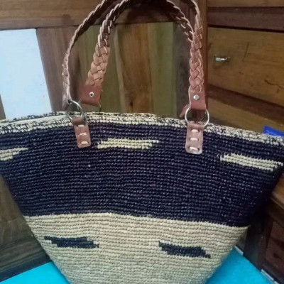 Raffia elegant handbags