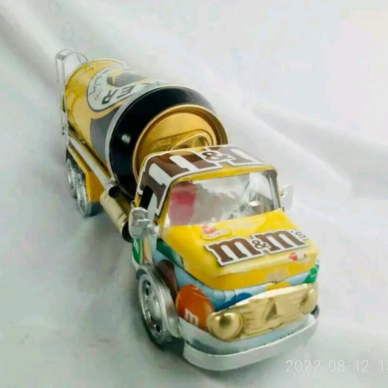 Small toy truck or decoration