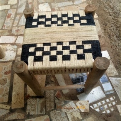 Tabouret tissé en fil de sisal