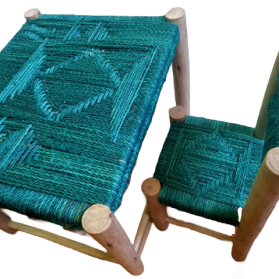 Decorative table and chair for kids made with sisal