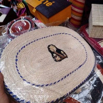 Oval placemats