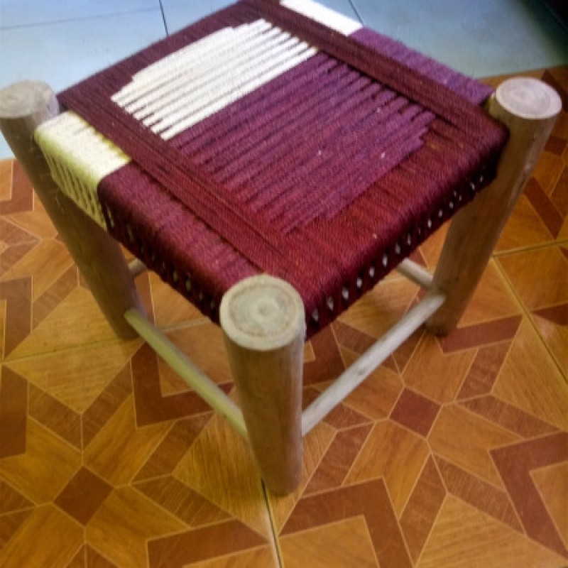 Stool woven in sisal yarn