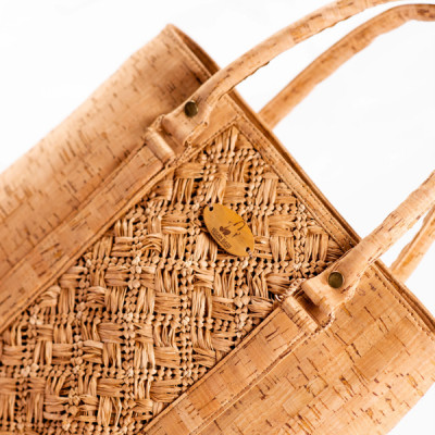 Macramé Handbag made from Crocheted Raffia and Cork - Vegan Bags Mada
