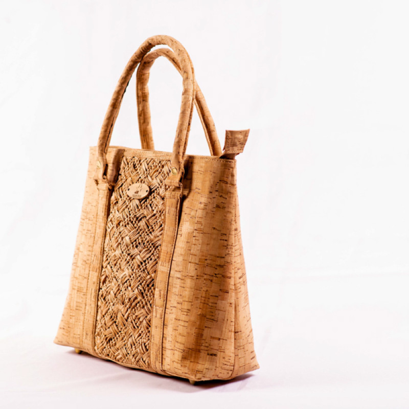 Macramé Handbag made from Crocheted Raffia and Cork - Vegan Bags Mada